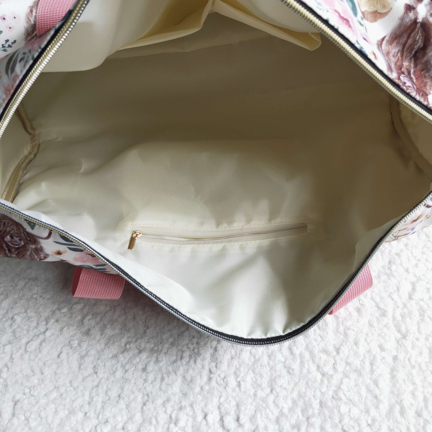 BA0008 Floral Highland Cows Western Gym Bags Traveling Bags