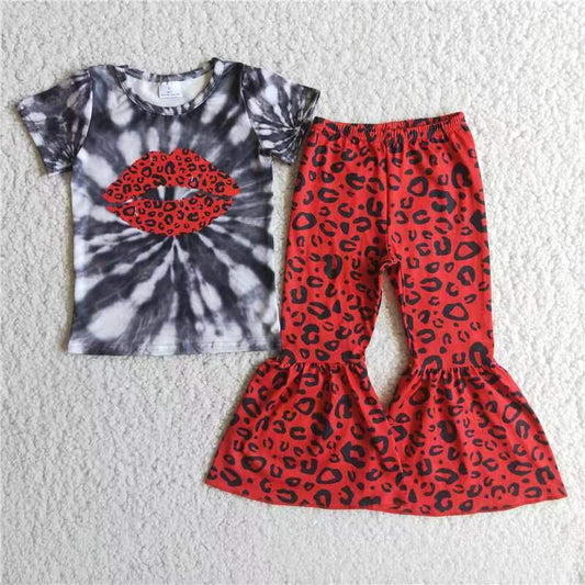 Month Smoked T-shirt Red leopard bell bottom pants outfit