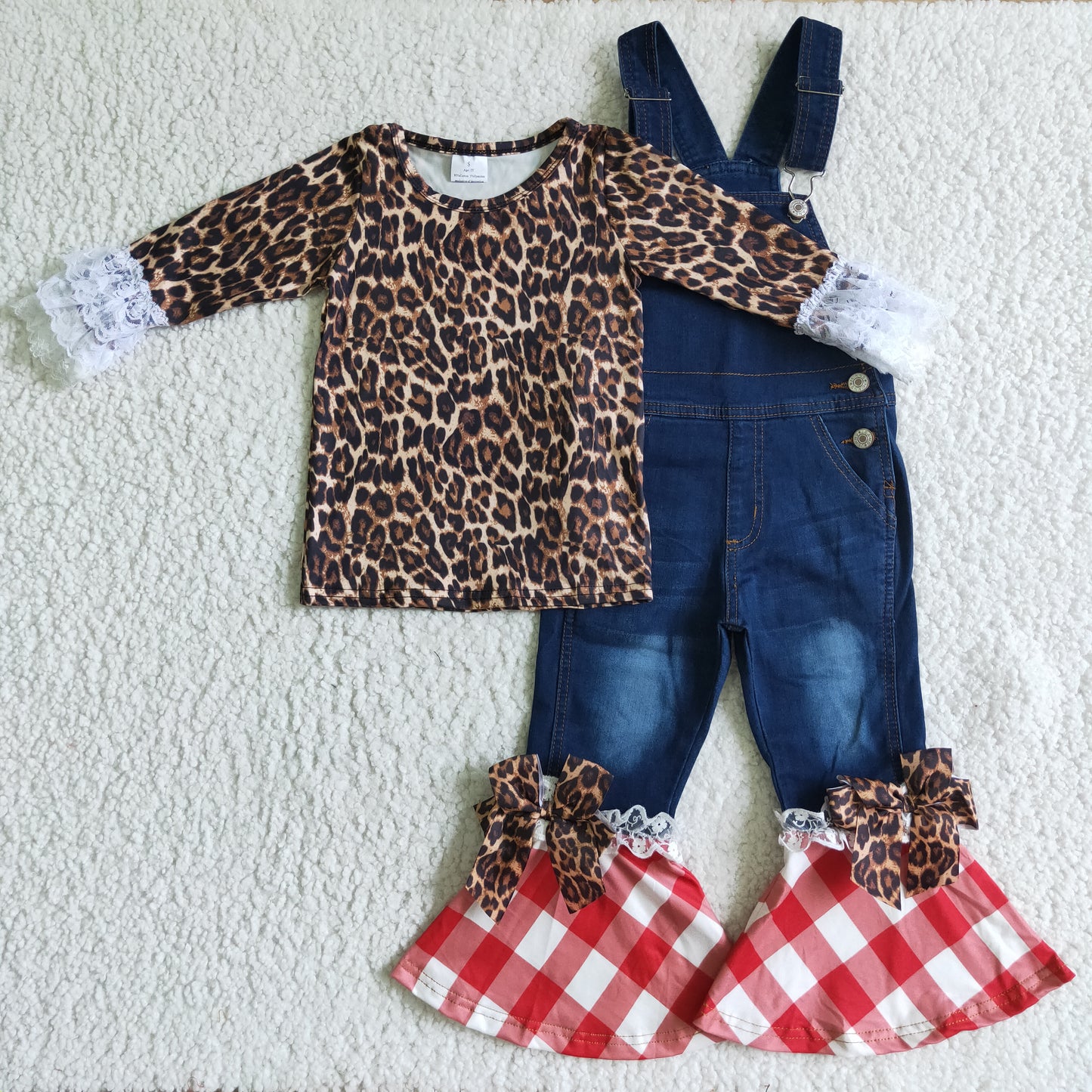 Red plaid suspender Denim pants jeans with leopard T-shirt