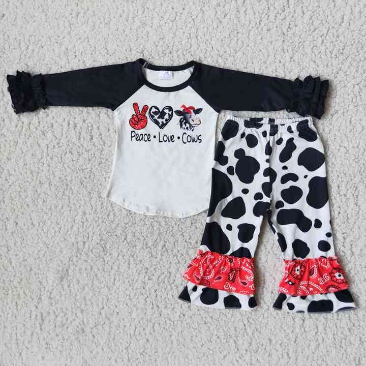 Peace love cows ruffle set