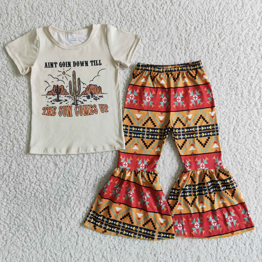 The sun comes up short sleeve T-shirt bell bottom pants set